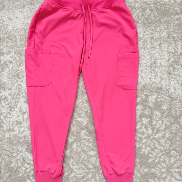 Mandala performance azalea *discontinued* v neck top and jogger scrub set - Picture 5 of 8